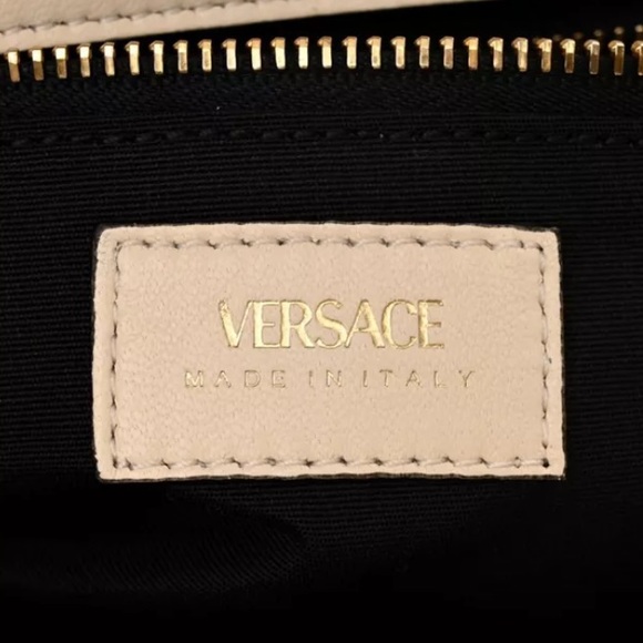 Versace Iconic La Medusa Nappa Quilted Cream lambskin Tote Bag NWT Authenticated - Picture 9 of 13